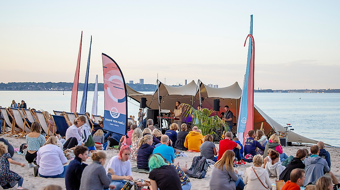Musik im Strandkorb www.luebecker-bucht-ostsee.de(2)