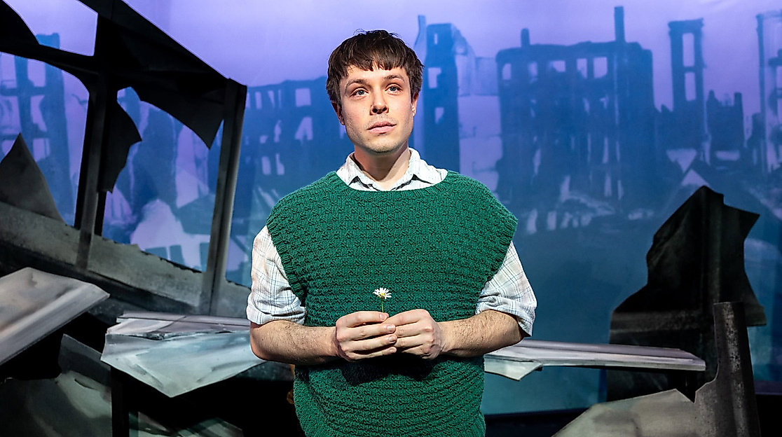 Huul man nich, du leevst ja noch; von Kirsten Boie; Ohnsorg-Theater, Uraufführung