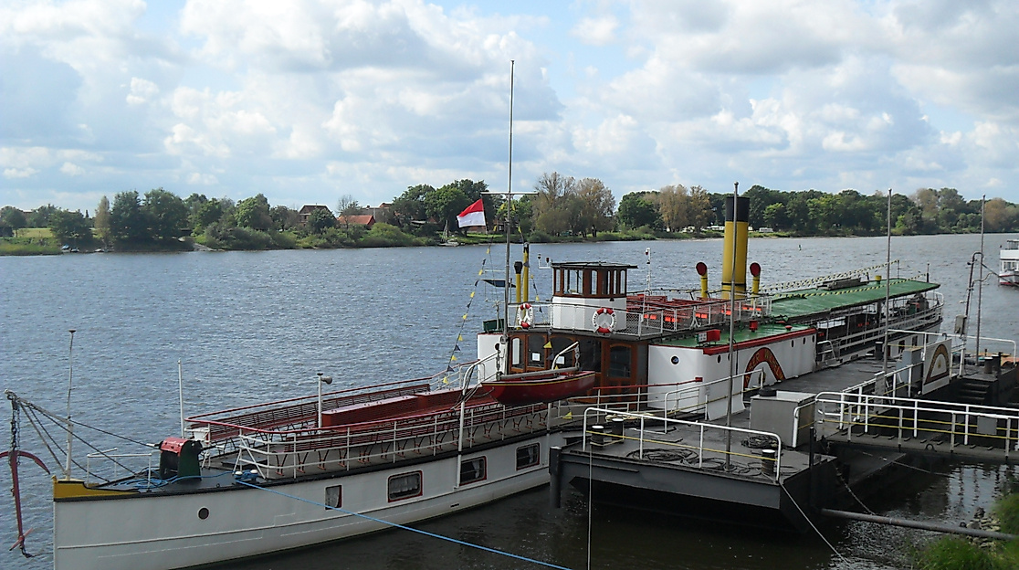 Tour mit dem Raddampfer "Kaiser Wilhelm" Fahrt mit der Old Merry Tale Jazzband