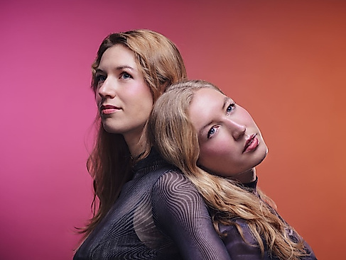 Anouchka & Katharina Hack - mit dem Programm "Alle Menschen werden Schwestern"