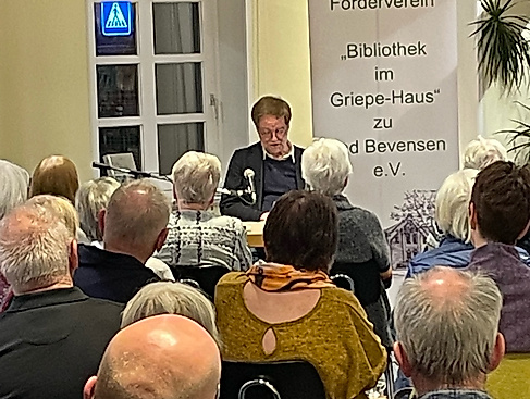 Lesung in Bibliothek mit Jürgen Trumann