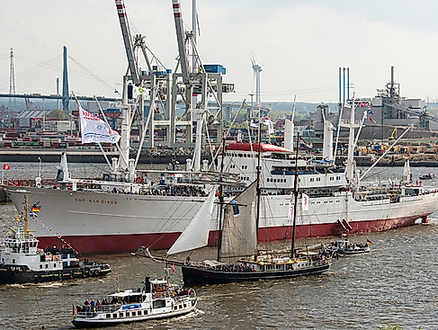 Hafengeburtstagsfahrt zum 838. Hafengeburtstag Hamburg
