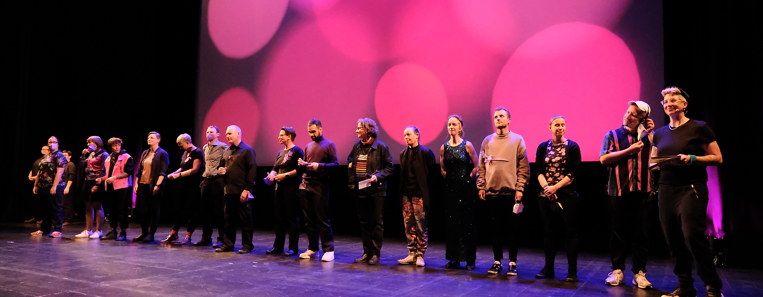 HIQFF_2022_Team_Eroeffnung Kampnagel_Credit Aileen Pinkert