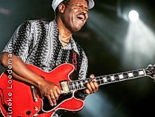 Saron Crenshaw