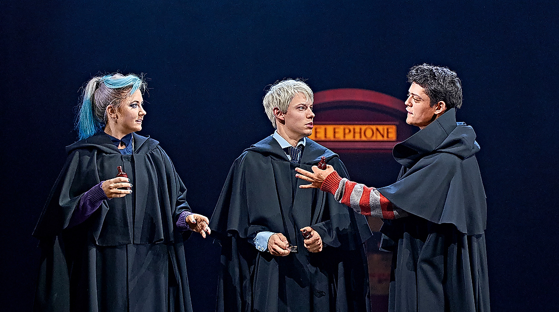 Szenenbild Harry Potter und das verwunschene Kind: Harry, Albus und Delphi 
