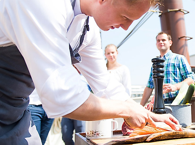 Barbecue-Segeltörn auf der Elbe in Hamburg