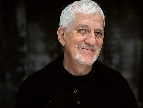 Ilja Richter liest in der St. Bartholomäus-Kirche