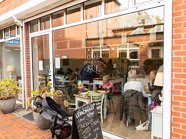 lee_maas_timo_sommer_hamburger_osten_cafe_la_petite_rue_3000px_argb_074