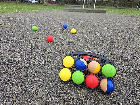 Federball vs. Boccia