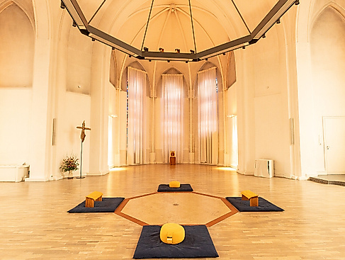 Forschungsraum in der Kirche der Stille