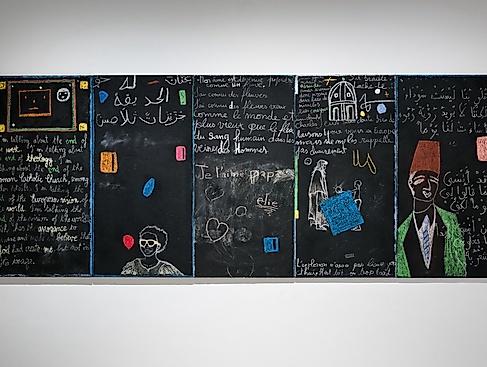 Hamedine Kane, »Tableau d'ecolier«, 2024, Kreide auf Blackboard (5 Tafeln), je 100 x 60 cm