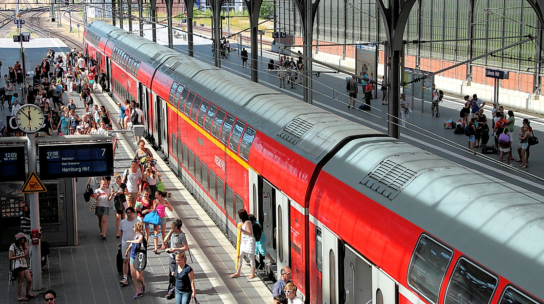 Regionalzug im Lübecker Hauptbahnhof