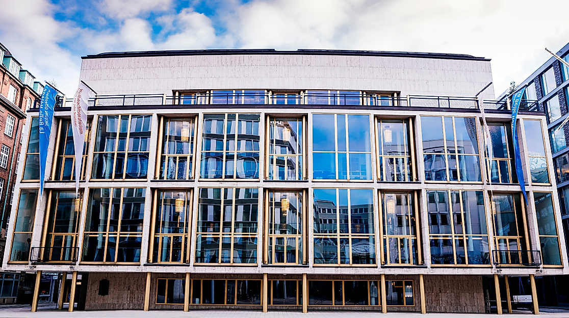 hamburgische-staatsoper-tagscniklas-marc-heinecke