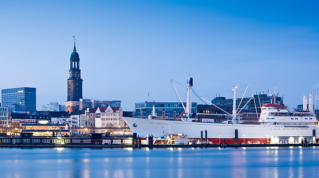 hafen_cap-san-diego-abendstimmung_c-2009-joerg-modrow