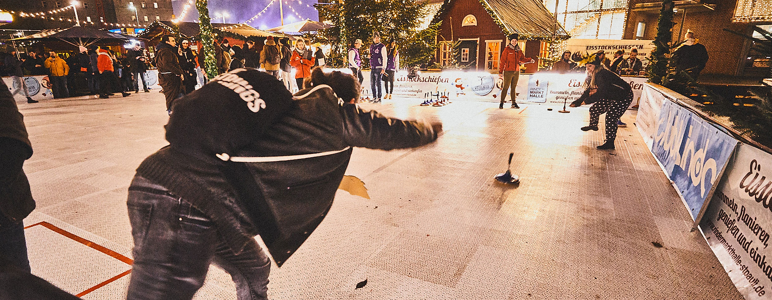 Eisstockschießen Wintergarten St. Pauli Weihnachtsmarkt Rindermarkthalle