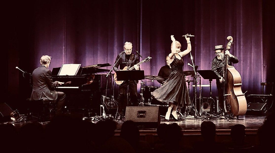 Antje Rietz & Band live ©Holger May, Güstrow, 20220423 DSC04110