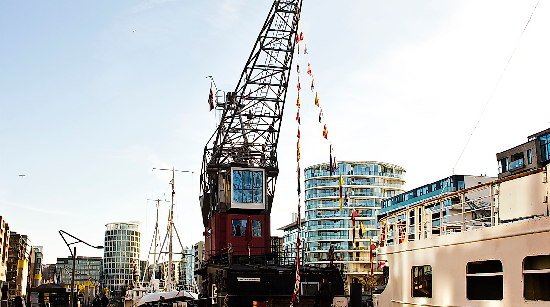 harrys-hamburger-hafenbasar_front_c-2018_tschreiber