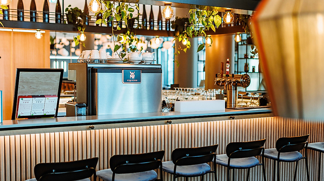 Novotel Hamburg Central Station: Bar