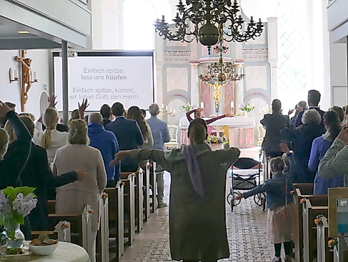 Moderner Gottesdienst "Der Vielfältige"