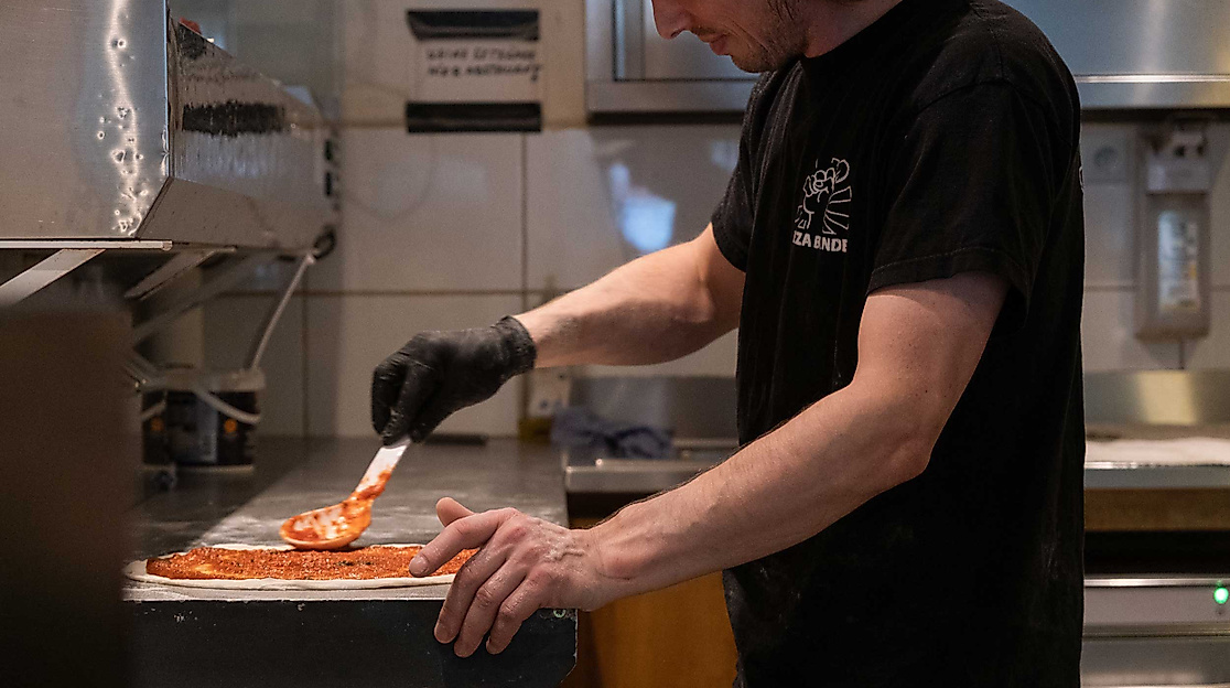 pizza-zubereitung-pizza-bande-c-pizza-bande