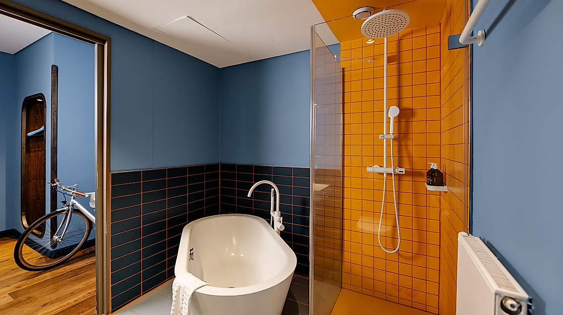 25hours Hotel HafenCity: Zimmer Extra Large Bad
