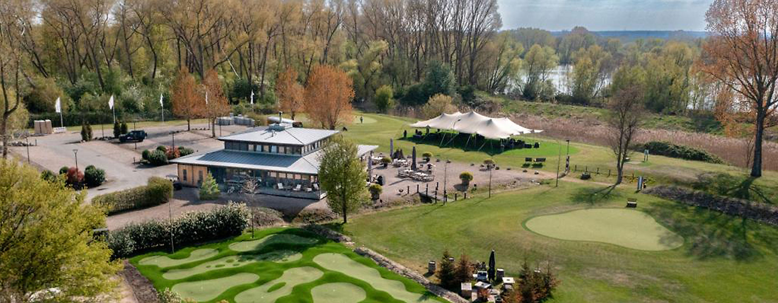 Golf Lounge Resort