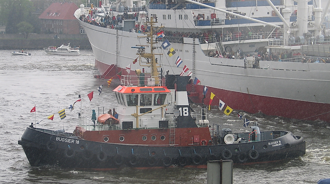 Cal San Diedo Drehmanöver mit Schlepperhilfe