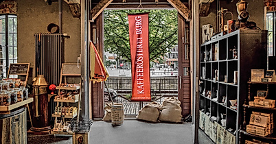 web-l-kaffeemuseum-genussspeicher-ausblick-auf-die-strasse-c-mediaserver-kaffeemuseum-burg
