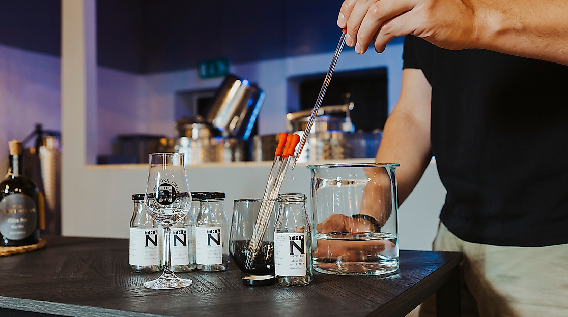 Kreiert eure eigenen Gins mit unseren vorbereiteten Destillaten.