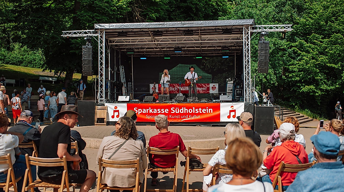 Bühne auf dem Großen Segeberger Seefest