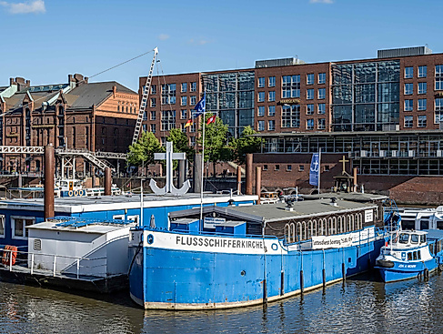 Die Flussschifferkirche Hamburg im Binnenhafen