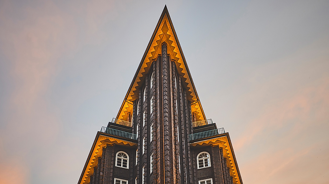 chilehaus-nachtaufnahme_c-2019-thisisjulia-photography-5