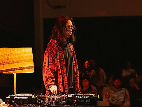 Derrick Gee’s Radio Weekender