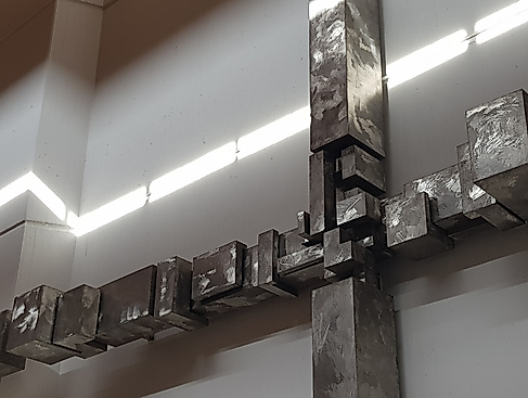 Liegendes Kreuz, Lichtstrahl