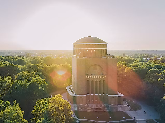 Stadtpark mit Planetarium in Hamburg