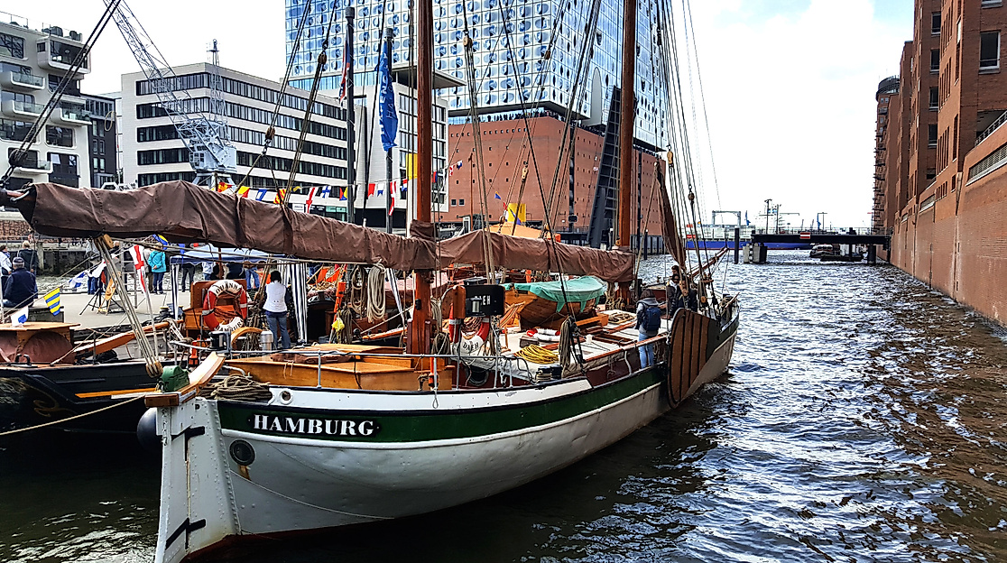 traditionsschiffhafen-im-sandtorhafen_c-shm-dirk-passehl-7