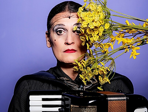 Carmela De Feo! - groß! blond! erfolgreich!