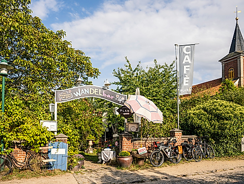 Das Plan B feiert den 10. Cafégeburtstag