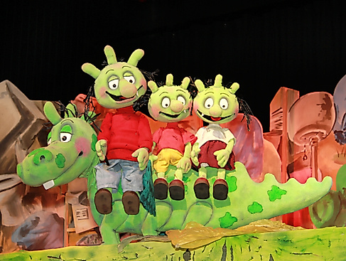 olchis-auf-drache-2-kammerpuppenspiele