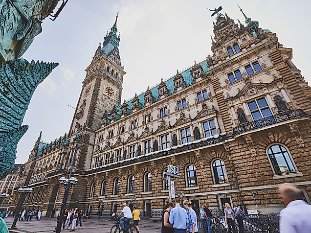 rathaus_aussen_c-2018-thisisjulia-photography-1
