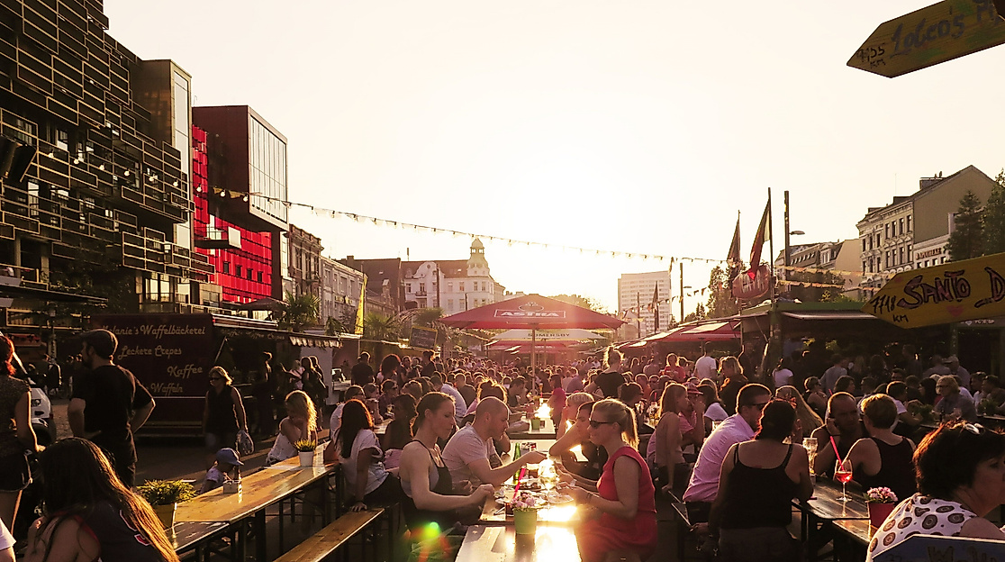 l-spielbudenplatz-auf-der-reeperbahn