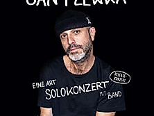 Jan Plewka mit Band - Eine Art Solokonzert