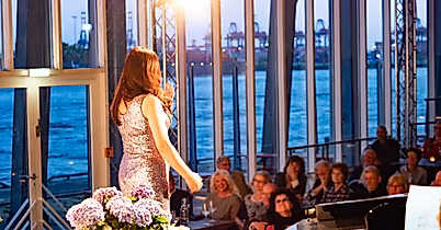 opernloft-saal-in-aktion-inken-rahardt