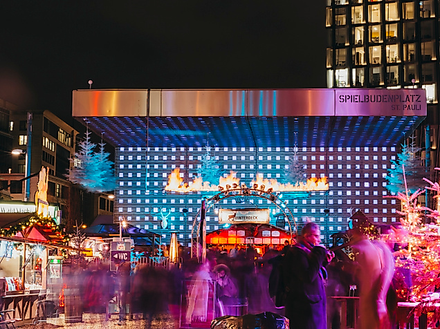 Bühne auf dem Santa Pauli Weihnachtsmarkt