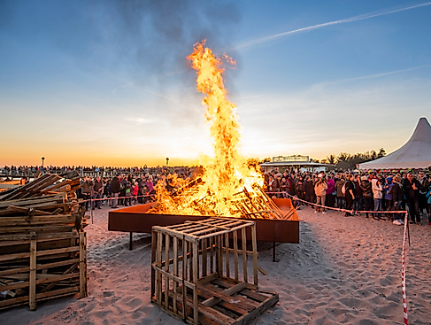 osterfeuer-am-strand_luebeckerbucht_pelzerhaken_wwwluebecker-bucht-ostseede_1_1