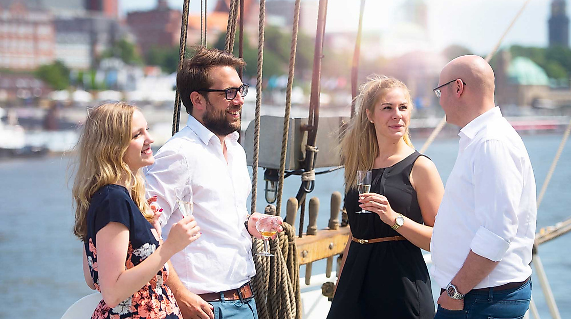 Brunch unter Segeln bei Sonnenschein