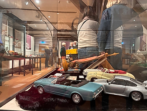 Führung durch die Sonderausstellung "Vom Pferdewagen bis zur E-Mobilität": Geschichte(n) rund ums Automobil