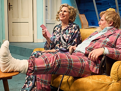Barfoot in´n Park – Verliebt, verlobt, verkracht - Ohnsorg Theater