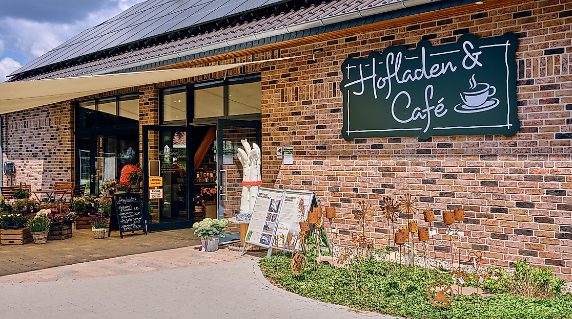 Eingang-Hofladen-und-Café-Hof-Bartels-C-Hof-Bartels