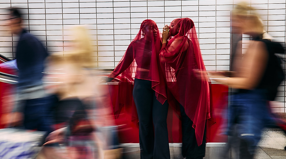 Performing-Denkmal-©Elijah-Ofosu-web